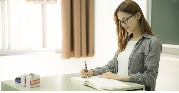 ��ξ���һ��������Ӣ�Z  ���Ӣ�Z���Z��Ӌ��