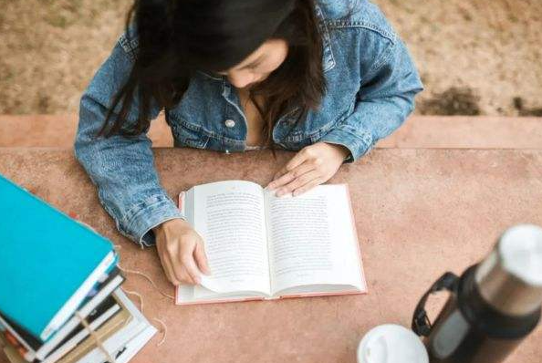 ����A(ch��)�W(xu��)��Ӣ�Z(y��)���Z(y��)�ķ���