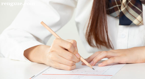 Ӣ�Z���� ���}�ͺͷ�ֵ�ֲ���r