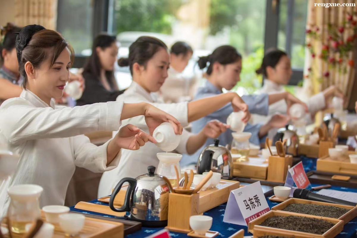 �Ϻ��W(xu��)��ˇ��Ӗ(x��n)�x���Ă�(g��)�W(xu��)У��